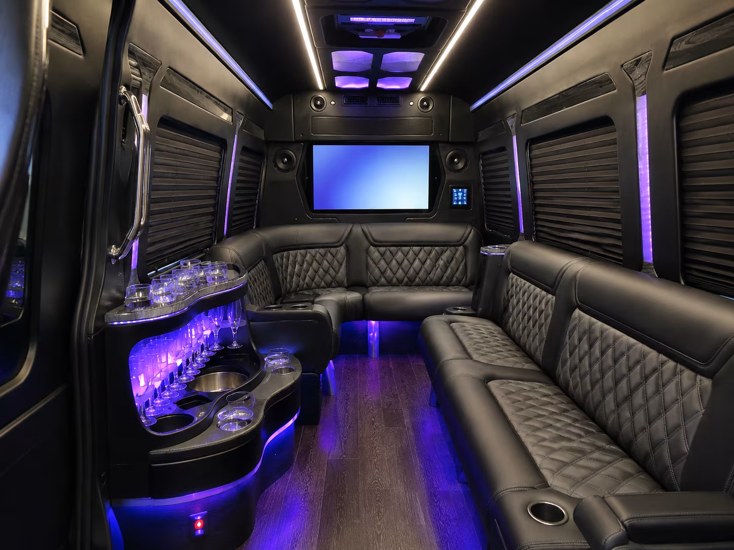 bus rentals for corporate retreats and off site meetings near thousand oaks