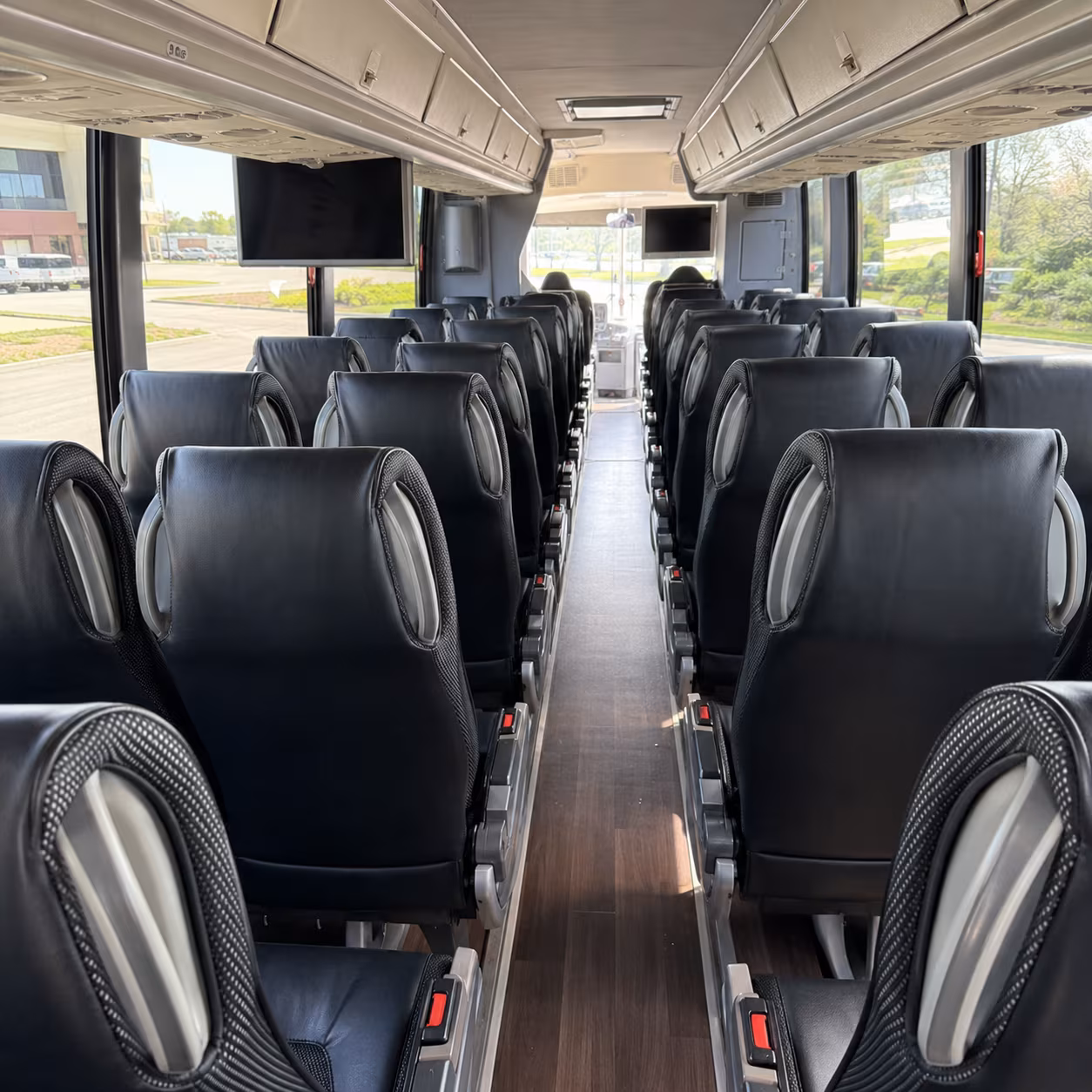 charter bus rentals for thousand oaks corporate events and offsite meetings