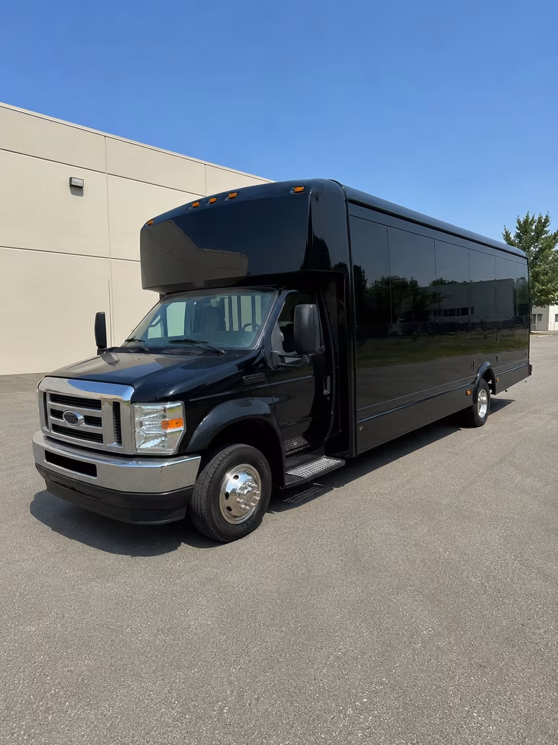 party bus rentals for thousand oaks proms at westlake village and beyond