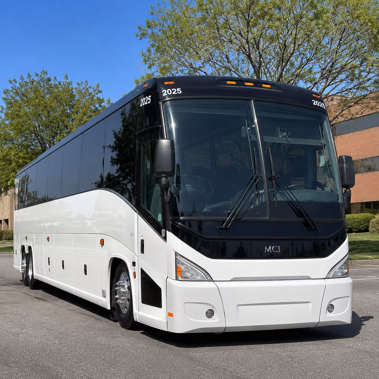 shuttle buses for thousand oaks business parks and industrial sites