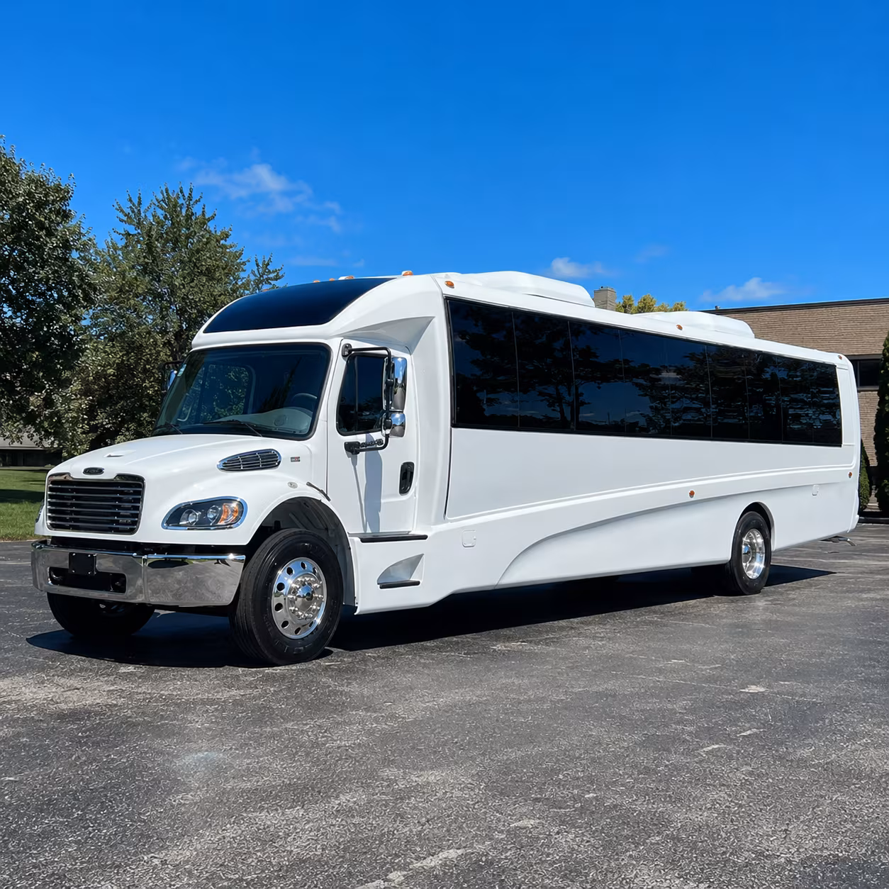 thousand oaks 18 passenger minibus