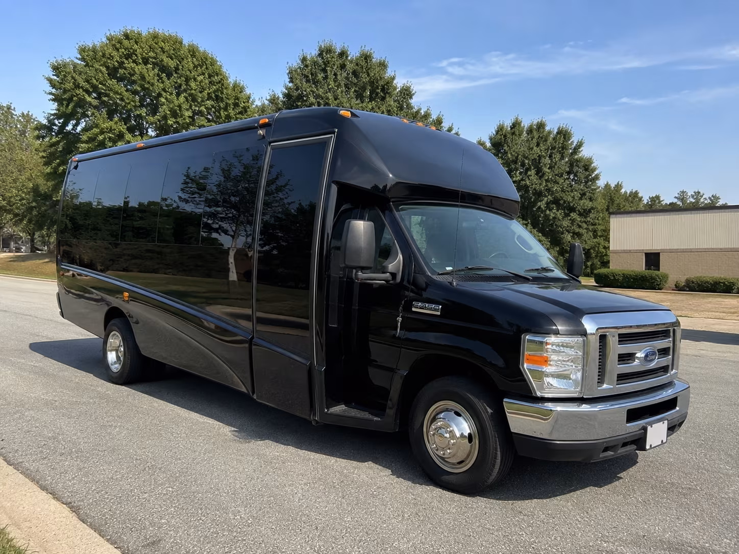 thousand oaks long distance transportation onboard seating