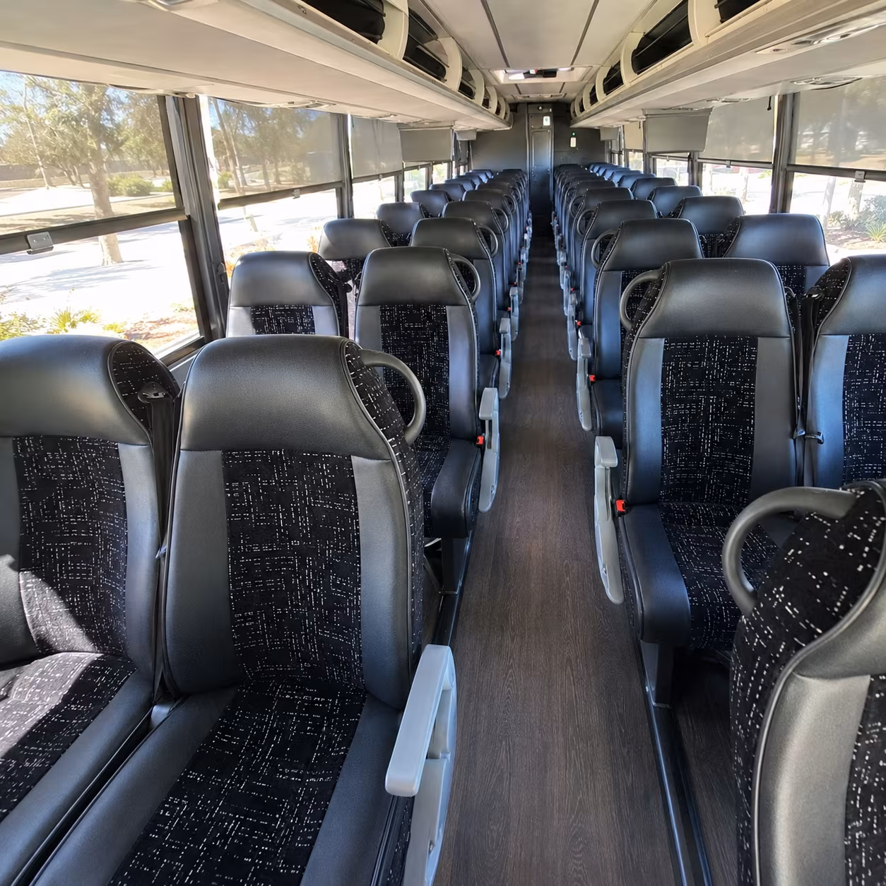 weekly worship shuttle buses for thousand oaks congregations