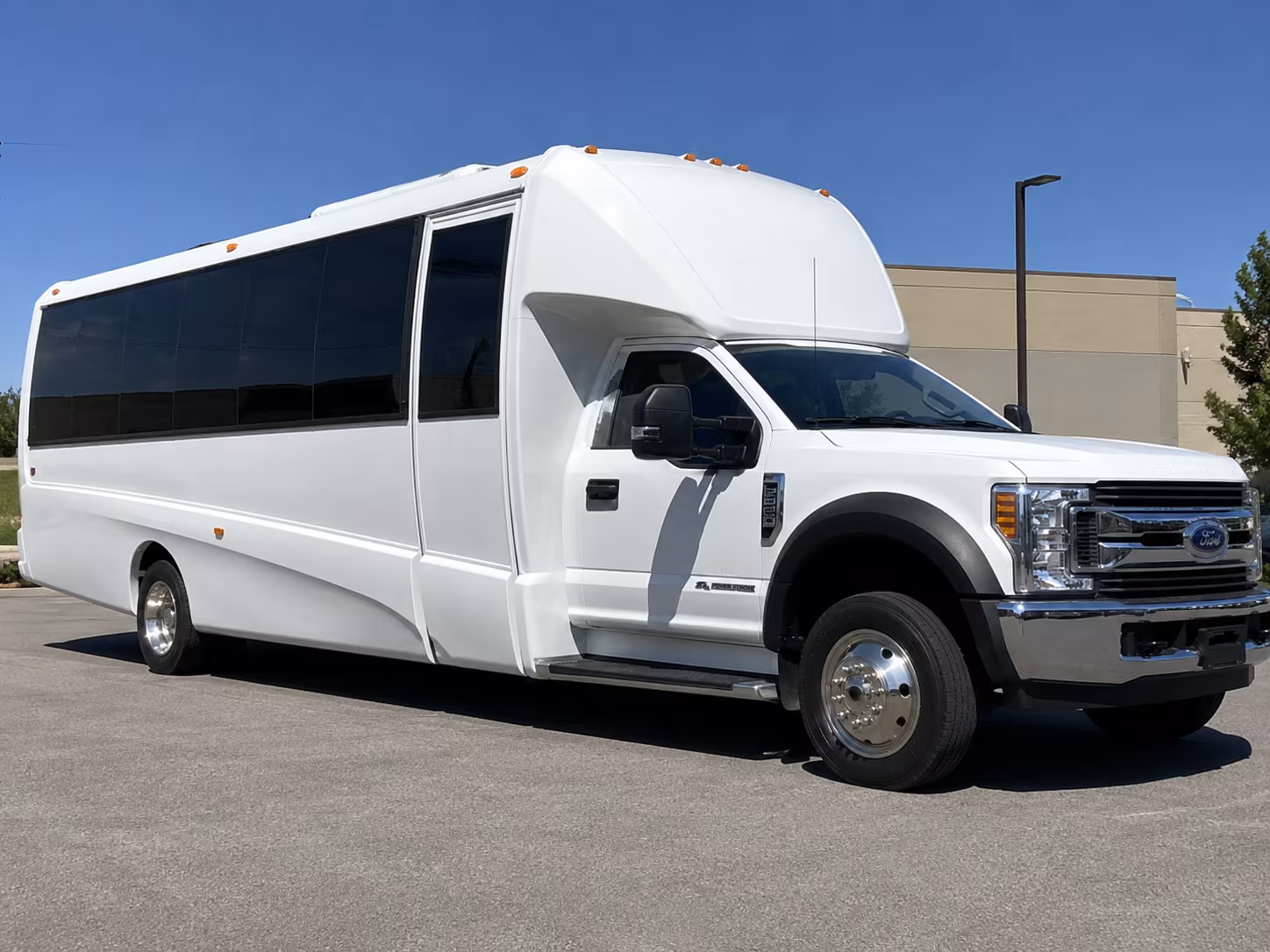 zoo and aquarium buses for thousand oaks school groups
